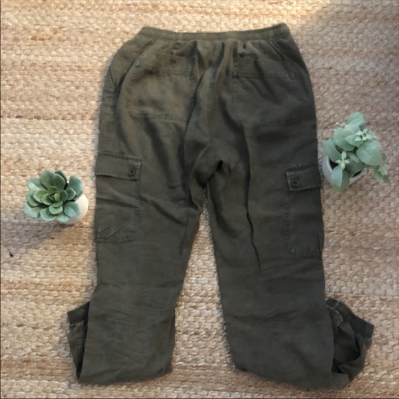 Green Cargo Cropped Pants - Picture 2 of 4